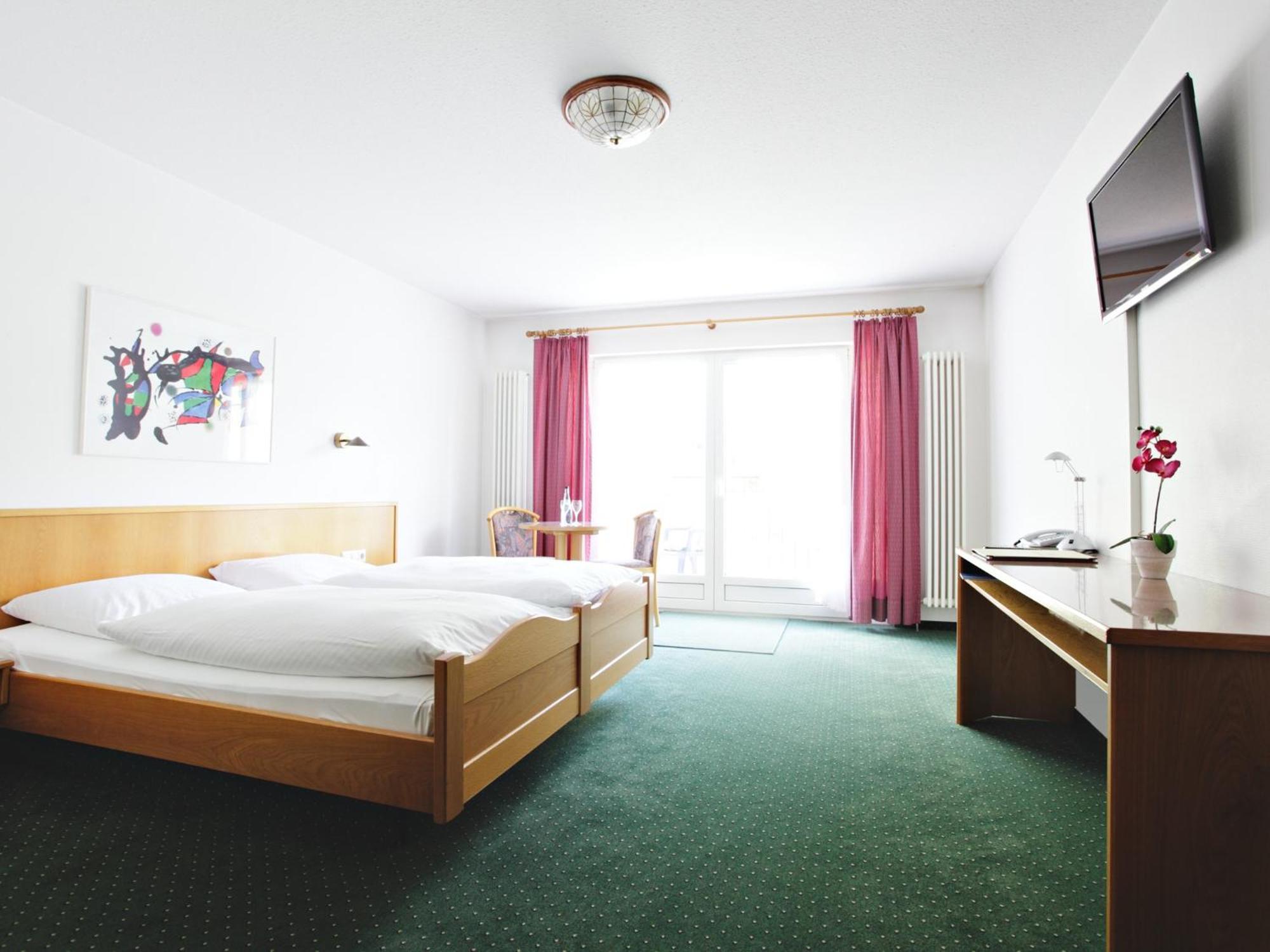 Hotel-Gasthof Neumuehle Kreenheinstetten Δωμάτιο φωτογραφία
